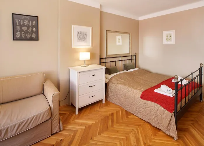 3 Bed Flat - Sleeps 12 - Wifi Prag